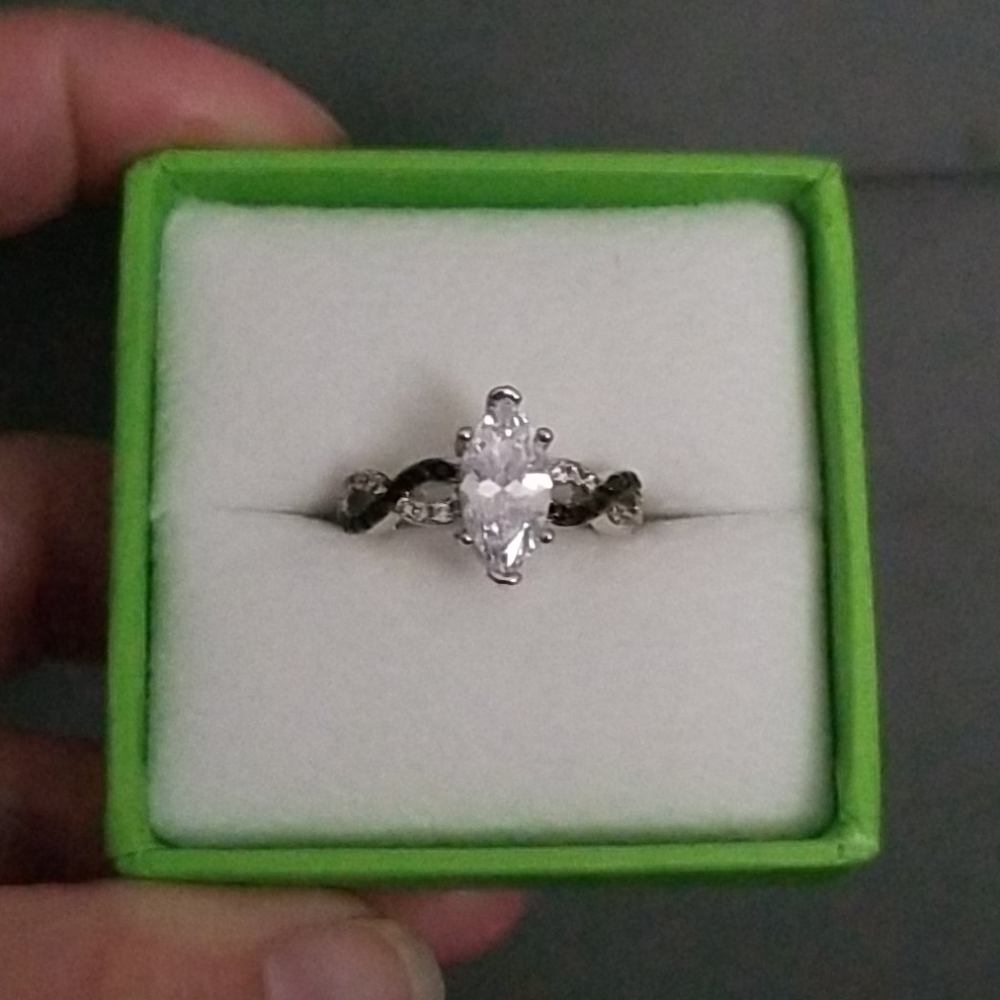 Women's ring